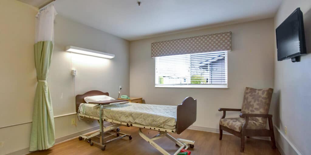 Patient's room South Creek Post Acute